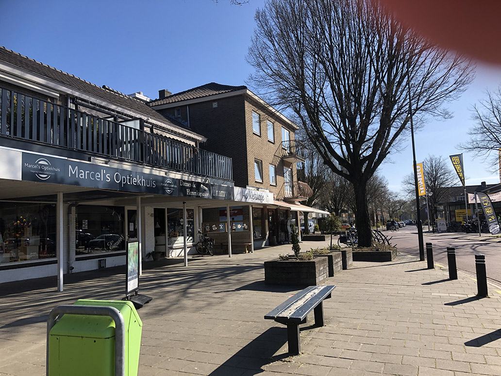 Winkels aan de Debussylaan bij het Schubertplein